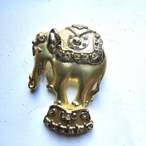 VINTAGE Circus elephant gold tone women's brooch pin/pendant